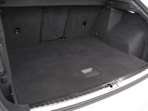 Audi Q3 45 TFSIe S edition | SOH 88% | Sportstoelen | Carplay | Trekhaak | Virtual Cockpit | Navigatie | ... ActivLease financial lease