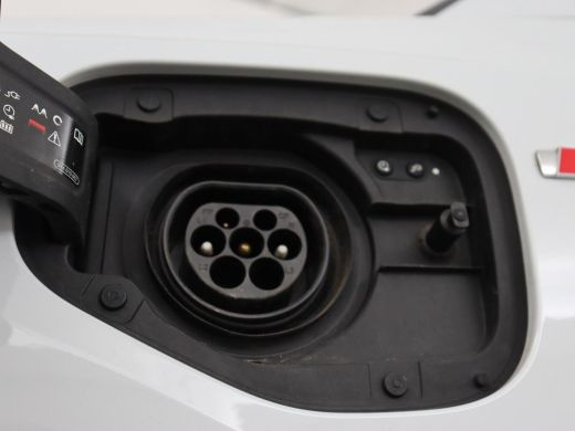 Audi Q3 45 TFSIe S edition | SOH 88% | Sportstoelen | Carplay | Trekhaak | Virtual Cockpit | Navigatie | ... ActivLease financial lease