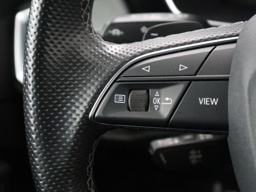 Audi Q3 45 TFSIe S edition | SOH 88% | Sportstoelen | Carplay | Trekhaak | Virtual Cockpit | Navigatie | ... ActivLease financial lease