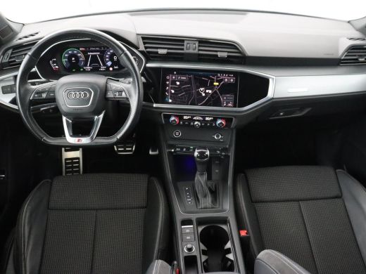 Audi Q3 45 TFSIe S edition | SOH 88% | Sportstoelen | Carplay | Trekhaak | Virtual Cockpit | Navigatie | ... ActivLease financial lease