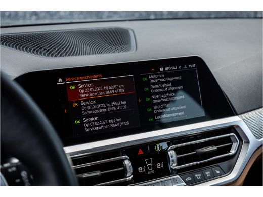 BMW 3 Serie Touring 330e M-sport Adaptief onderstel / 19inch / elec stoelen / Camera / Stoelverwarming ActivLease financial lease