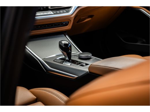 BMW 3 Serie Touring 330e M-sport Adaptief onderstel / 19inch / elec stoelen / Camera / Stoelverwarming ActivLease financial lease