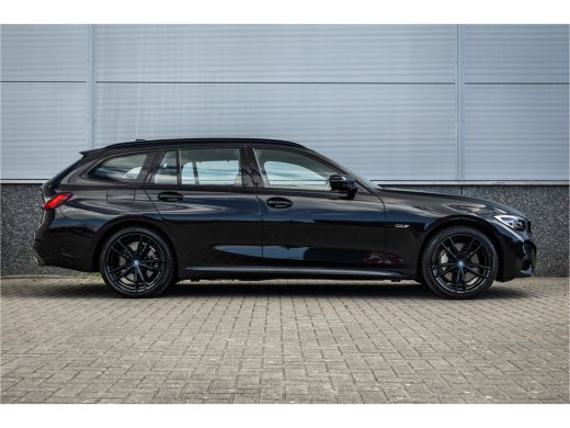 BMW 3 Serie Touring 330e M-sport Adaptief onderstel / 19inch / elec stoelen / Camera / Stoelverwarming ActivLease financial lease