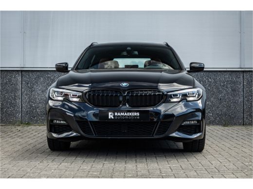 BMW 3 Serie Touring 330e M-sport Adaptief onderstel / 19inch / elec stoelen / Camera / Stoelverwarming ActivLease financial lease