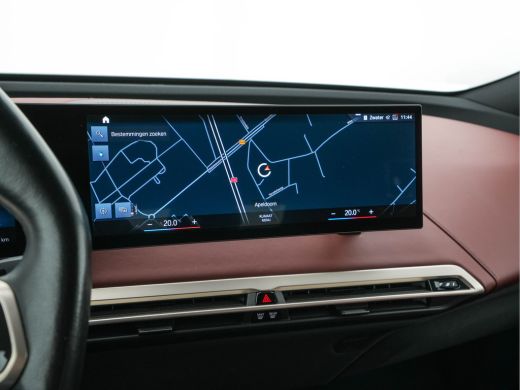 BMW iX xDrive40 High Executive 77 kWh AWD [ 3-Fase-11kW ] {SOH-100%} (INCL-BTW) *LEATHER | TOPVIEW | FUL... ActivLease financial lease