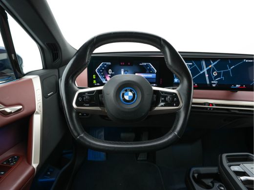 BMW iX xDrive40 High Executive 77 kWh AWD [ 3-Fase-11kW ] {SOH-100%} (INCL-BTW) *LEATHER | TOPVIEW | FUL... ActivLease financial lease