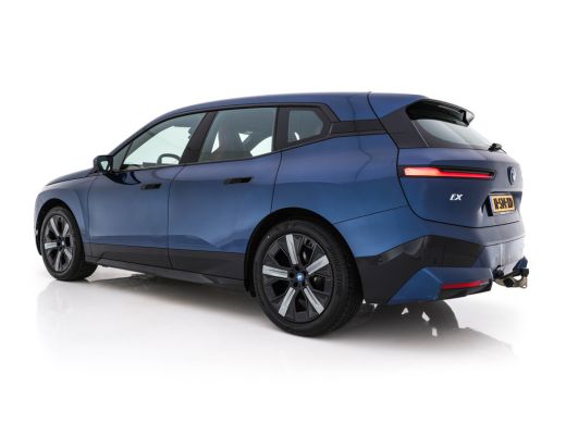 BMW iX xDrive40 High Executive 77 kWh AWD [ 3-Fase-11kW ] {SOH-100%} (INCL-BTW) *LEATHER | TOPVIEW | FUL... ActivLease financial lease