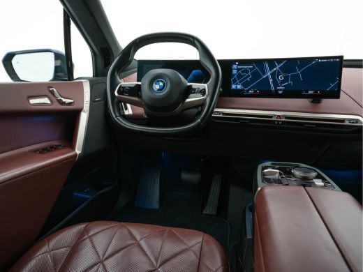 BMW iX xDrive40 High Executive 77 kWh AWD [ 3-Fase-11kW ] {SOH-100%} (INCL-BTW) *LEATHER | TOPVIEW | FUL... ActivLease financial lease