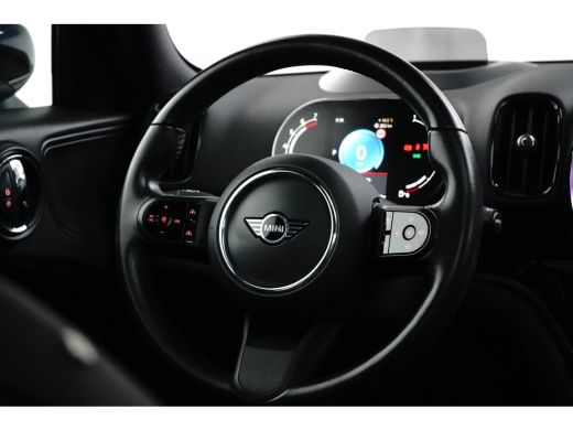 Mini Countryman 1.5 Cooper Yours | Pano | Elek. Stoelen | Adap. Cruise | Head-Up | ActivLease financial lease