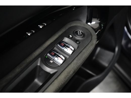 Mini Countryman 1.5 Cooper Yours | Pano | Elek. Stoelen | Adap. Cruise | Head-Up | ActivLease financial lease