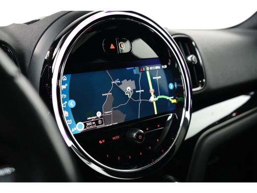 Mini Countryman 1.5 Cooper Yours | Pano | Elek. Stoelen | Adap. Cruise | Head-Up | ActivLease financial lease