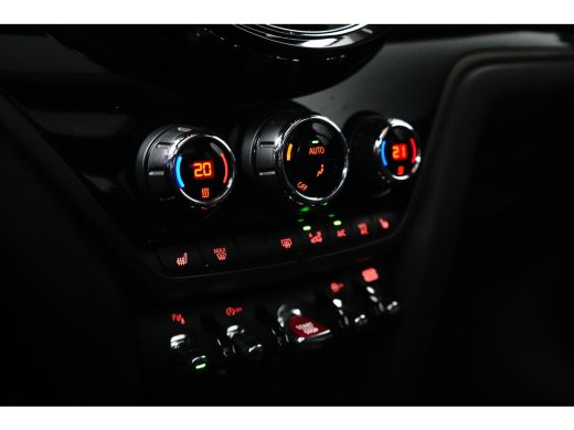 Mini Countryman 1.5 Cooper Yours | Pano | Elek. Stoelen | Adap. Cruise | Head-Up | ActivLease financial lease