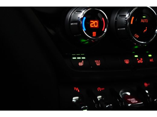 Mini Countryman 1.5 Cooper Yours | Pano | Elek. Stoelen | Adap. Cruise | Head-Up | ActivLease financial lease
