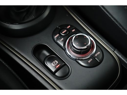 Mini Countryman 1.5 Cooper Yours | Pano | Elek. Stoelen | Adap. Cruise | Head-Up | ActivLease financial lease