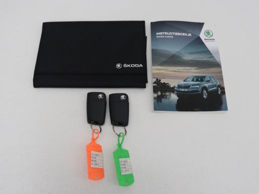 Skoda Karoq 1.5 TSI Sportline | Panoramadak | Stoelverwarming | Adaptive cruise | Camera | Sportstoelen | Vir... ActivLease financial lease