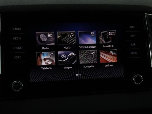Skoda Karoq 1.5 TSI Sportline | Panoramadak | Stoelverwarming | Adaptive cruise | Camera | Sportstoelen | Vir... ActivLease financial lease