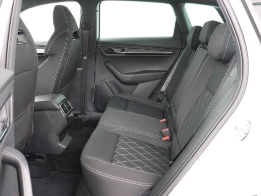 Skoda Karoq 1.5 TSI Sportline | Panoramadak | Stoelverwarming | Adaptive cruise | Camera | Sportstoelen | Vir... ActivLease financial lease