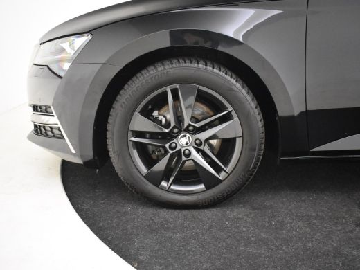 Skoda Superb Combi Style iV 218pk DSG/AUTO | Elektrisch verstelb. voorstoelen | 95% SOH | Adaptive cruise  | D... ActivLease financial lease