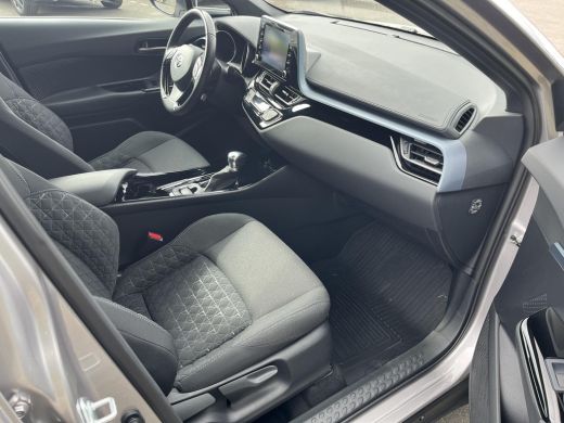 Toyota C-HR 2.0 Hybrid Dynamic | Trekhaak | Navigatie | Apple CarPlay/Android auto ActivLease financial lease