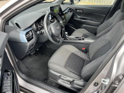Toyota C-HR 2.0 Hybrid Dynamic | Trekhaak | Navigatie | Apple CarPlay/Android auto ActivLease financial lease