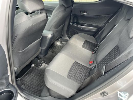 Toyota C-HR 2.0 Hybrid Dynamic | Trekhaak | Navigatie | Apple CarPlay/Android auto ActivLease financial lease