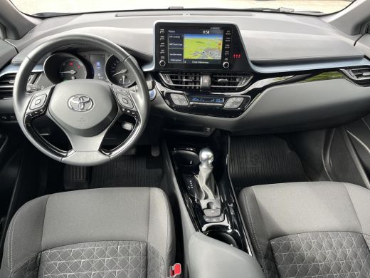 Toyota C-HR 2.0 Hybrid Dynamic | Trekhaak | Navigatie | Apple CarPlay/Android auto ActivLease financial lease