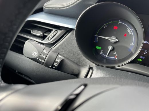 Toyota C-HR 2.0 Hybrid Dynamic | Trekhaak | Navigatie | Apple CarPlay/Android auto ActivLease financial lease