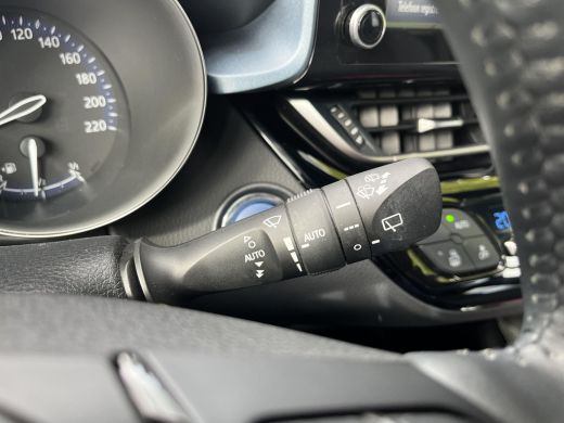 Toyota C-HR 2.0 Hybrid Dynamic | Trekhaak | Navigatie | Apple CarPlay/Android auto ActivLease financial lease