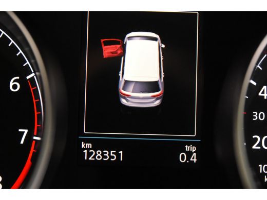 Volkswagen Touran 1.0 TSI Highline *1ste Eigenaar*Leer*Trekhaak*PDC* ActivLease financial lease