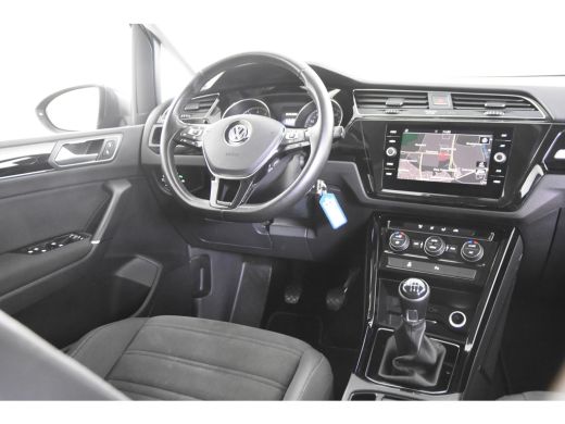 Volkswagen Touran 1.0 TSI Highline *1ste Eigenaar*Leer*Trekhaak*PDC* ActivLease financial lease