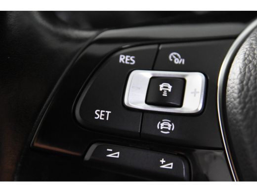 Volkswagen Touran 1.0 TSI Highline *1ste Eigenaar*Leer*Trekhaak*PDC* ActivLease financial lease