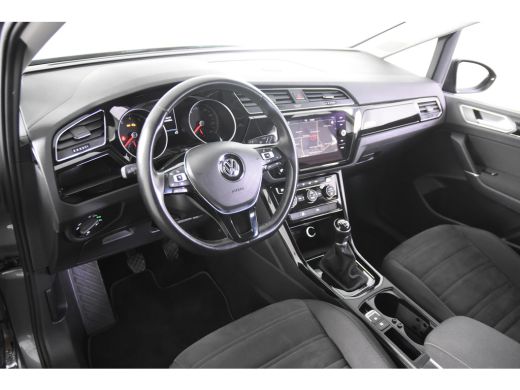 Volkswagen Touran 1.0 TSI Highline *1ste Eigenaar*Leer*Trekhaak*PDC* ActivLease financial lease