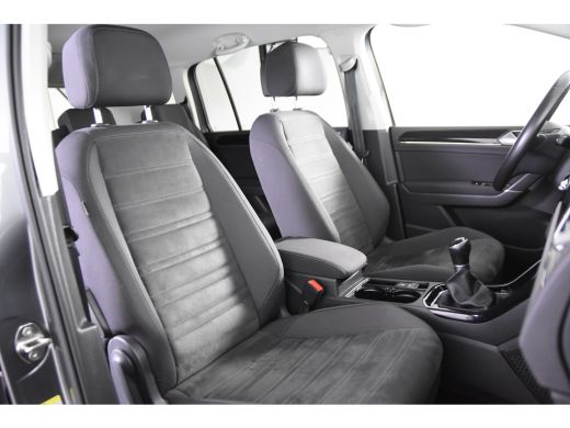 Volkswagen Touran 1.0 TSI Highline *1ste Eigenaar*Leer*Trekhaak*PDC* ActivLease financial lease