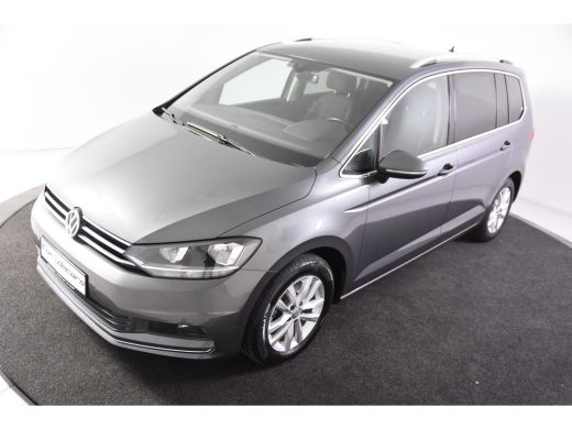 Volkswagen Touran 1.0 TSI Highline *1ste Eigenaar*Leer*Trekhaak*PDC* ActivLease financial lease
