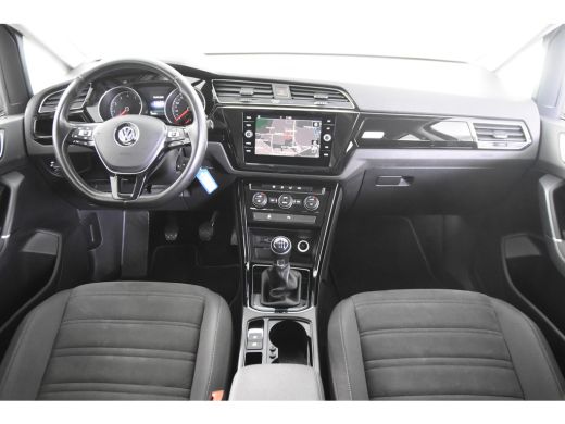 Volkswagen Touran 1.0 TSI Highline *1ste Eigenaar*Leer*Trekhaak*PDC* ActivLease financial lease