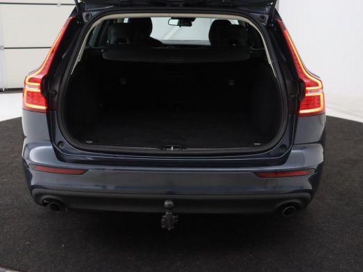 Volvo  V60 2.0 B3 Momentum | Trekhaak | Stoelverwarming | Adaptive cruise | Carplay | Stuurverwarming | Full... ActivLease financial lease