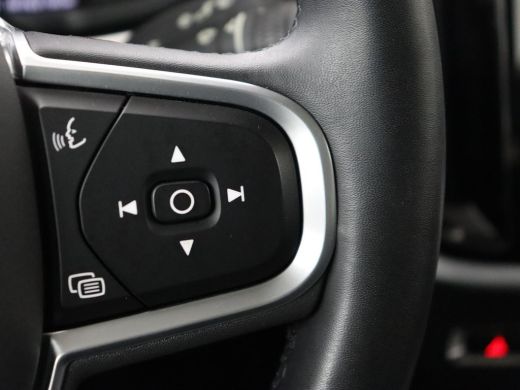 Volvo  V60 2.0 B3 Momentum | Trekhaak | Stoelverwarming | Adaptive cruise | Carplay | Stuurverwarming | Full... ActivLease financial lease