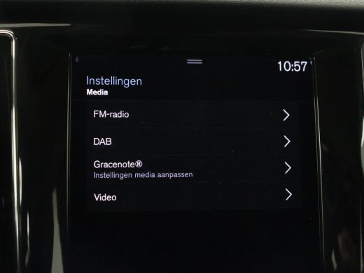 Volvo  V60 2.0 B3 Momentum | Trekhaak | Stoelverwarming | Adaptive cruise | Carplay | Stuurverwarming | Full... ActivLease financial lease