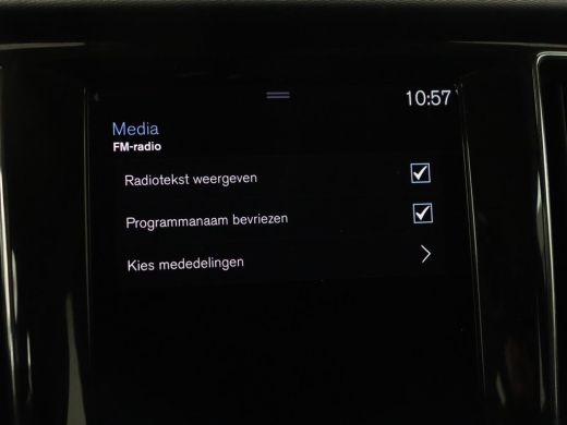 Volvo  V60 2.0 B3 Momentum | Trekhaak | Stoelverwarming | Adaptive cruise | Carplay | Stuurverwarming | Full... ActivLease financial lease