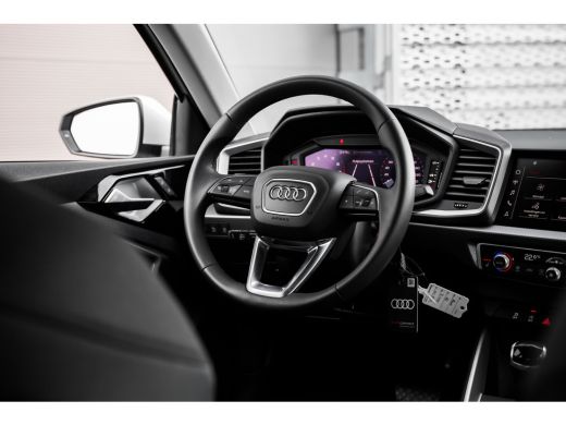 Audi A1 Sportback Sportback 25 TFSI S line | ACC | Navigatie | Sensoren voor + achter | Stoelverwarming | ActivLease financial lease