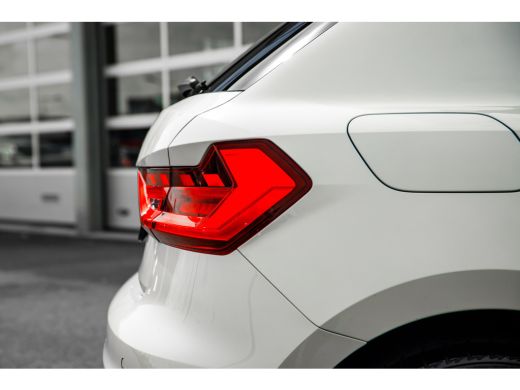 Audi A1 Sportback Sportback 25 TFSI S line | ACC | Navigatie | Sensoren voor + achter | Stoelverwarming | ActivLease financial lease