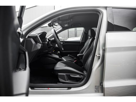 Audi A1 Sportback Sportback 25 TFSI S line | ACC | Navigatie | Sensoren voor + achter | Stoelverwarming | ActivLease financial lease