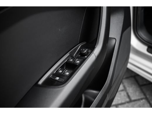 Audi A1 Sportback Sportback 25 TFSI S line | ACC | Navigatie | Sensoren voor + achter | Stoelverwarming | ActivLease financial lease