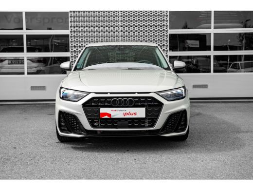 Audi A1 Sportback Sportback 25 TFSI S line | ACC | Navigatie | Sensoren voor + achter | Stoelverwarming | ActivLease financial lease
