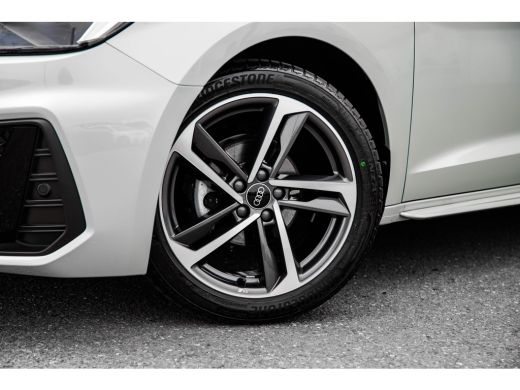 Audi A1 Sportback Sportback 25 TFSI S line | ACC | Navigatie | Sensoren voor + achter | Stoelverwarming | ActivLease financial lease