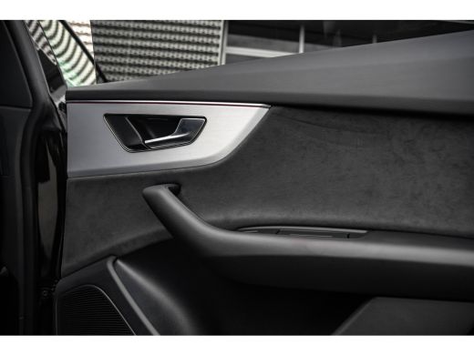 Audi Q8 60 TFSI e quattro Pro Line S Competition | Panoramadak | Trekhaak | Remote Park | Massage | Bang ... ActivLease financial lease
