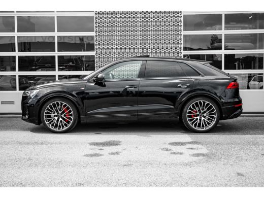 Audi Q8 60 TFSI e quattro Pro Line S Competition | Panoramadak | Trekhaak | Remote Park | Massage | Bang ... ActivLease financial lease