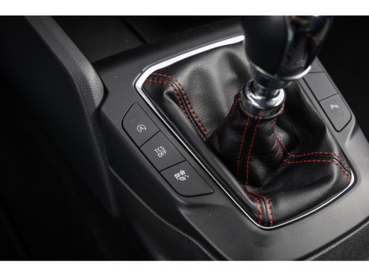 Ford Focus 1.0 EcoBoost ST Line Business | 100% dealer o.h. | Parkeer-camera | Keyless Entry | Apple carplay... ActivLease financial lease