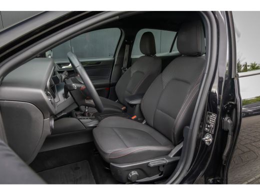 Ford Focus 1.0 EcoBoost ST Line Business | 100% dealer o.h. | Parkeer-camera | Keyless Entry | Apple carplay... ActivLease financial lease