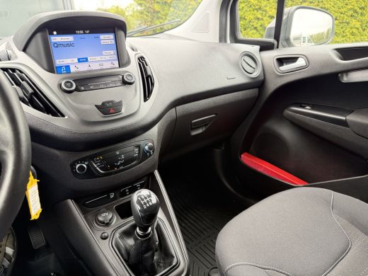 Ford Transit Courier 1.5 TDCI / 1e EIGENAAR / 23.338 KM!! / AIRCO / PDC / NAVI / DAB ActivLease financial lease